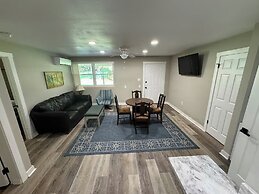 Pet-friendly 2BR Free Parking & Wi-fi