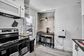 Spacious 4BR Near UB & Niagara Falls - Pet Friendly