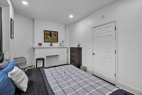 Spacious 4BR Near UB & Niagara Falls - Pet Friendly