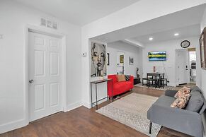 Spacious 4BR Near UB & Niagara Falls - Pet Friendly