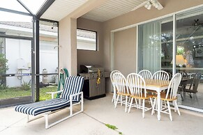 Spacious Family Villa Near Disney + Pool