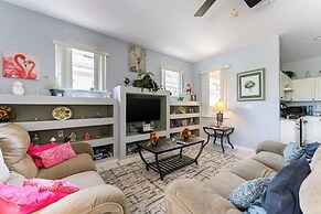 Spacious Family Villa Near Disney + Pool