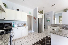 Spacious Family Villa Near Disney + Pool