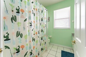 Spacious Family Villa Near Disney + Pool