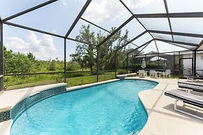 Spacious Family Villa Near Disney + Pool