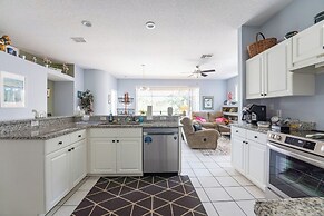 Spacious Family Villa Near Disney + Pool