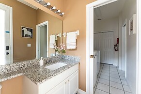 Spacious Family Villa Near Disney + Pool