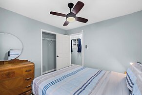 Peaceful 5BR Home: Lake Access & Work Space