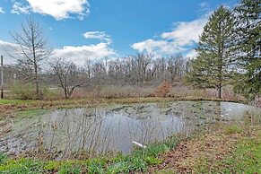 Peaceful 5BR Home: Lake Access & Work Space