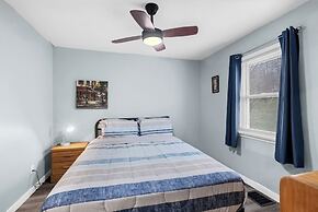 Peaceful 5BR Home: Lake Access & Work Space