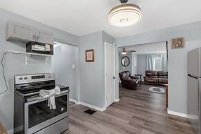 Peaceful 5BR Home: Lake Access & Work Space