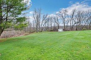 Peaceful 5BR Home: Lake Access & Work Space