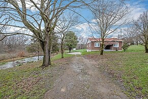 Peaceful 5BR Home: Lake Access & Work Space