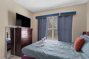 Comfortable 4BR Getaway: Wifi & Parking Included