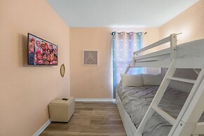 Family 4BR Home w/ Resort Pool Near Disney