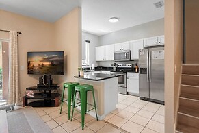 Family 4BR Home w/ Resort Pool Near Disney