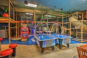 Family 4BR Home w/ Resort Pool Near Disney