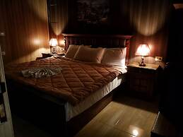 Cairo Plaza Luxe Hotel