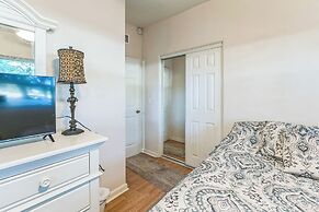 Modern Family Retreat Near Orlando Attractions