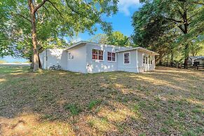 Modern Family Retreat Near Orlando Attractions