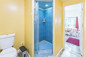 Modern Family Retreat Near Orlando Attractions