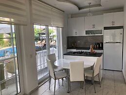 Belka Golf Residence Delux apt. Poolside