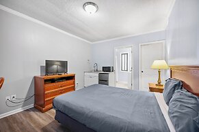 Cozy 1BR Retreat in Brownstown Relax & Unwind!