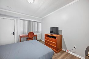 Cozy 1BR Retreat in Brownstown Relax & Unwind!