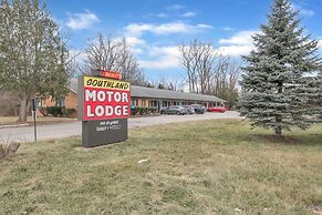 Cozy Room With Private Bath in Brownstown