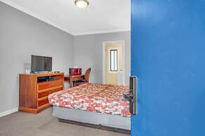 Private Room & Bath Brownstown Near Detroit