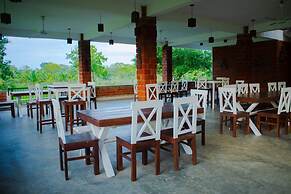 Sky 14 Safari Resort