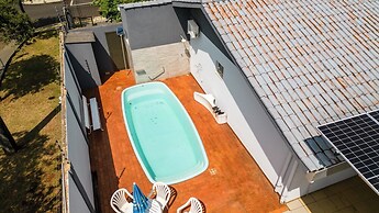 Casa Central 3 suites e piscina 10 pax