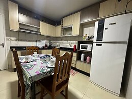 Casa Central 3 suites e piscina 10 pax