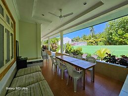 Kuri Himandhoo Inn