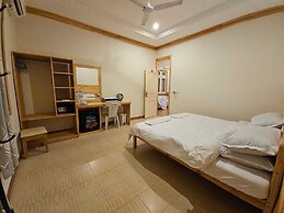 Kuri Himandhoo Inn