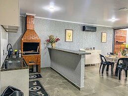 Casa Central piscina e AC para 8 hospede