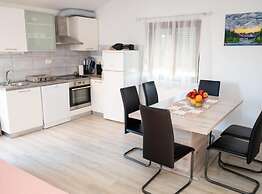 Dalmatian Apartments Bilice