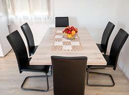Dalmatian Apartments Bilice