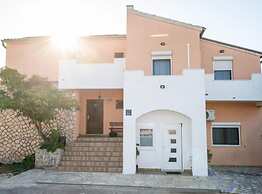Dalmatian Apartments Bilice