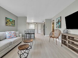 Cozy 1BR Seaside, Steps to Hollywood Beach & More