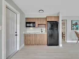 Cozy 1BR Seaside, Steps to Hollywood Beach & More