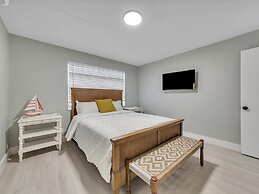 Cozy 1BR Seaside, Steps to Hollywood Beach & More