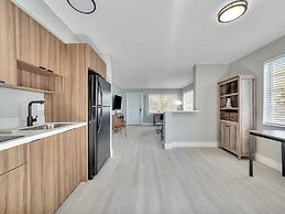 Cozy 1BR Seaside, Steps to Hollywood Beach & More