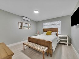 Cozy 1BR Seaside, Steps to Hollywood Beach & More