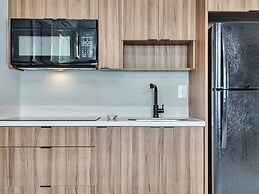 Cozy 1BR Seaside, Steps to Hollywood Beach & More