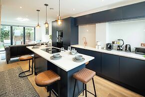 Superb 3bedroom House in Greenwich With Parking
