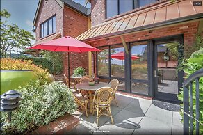 The Eagle Harbor Inn