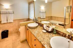 The Eagle Harbor Inn