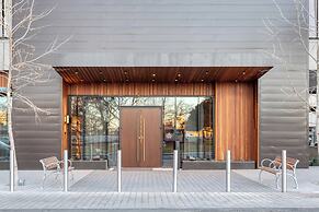 Luxe High Rise Near DT Austin w/ Views Rooftop Pool, Gym, & Luxe Ameni