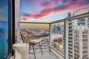 Luxe High Rise Near DT Austin w/ Views Rooftop Pool, Gym, & Luxe Ameni